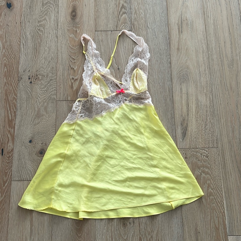 Victoria’s Secret teddie lingerie yellow size medium